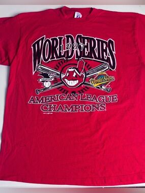 Vintage LOGO 7 Red World Series Graphic Tee